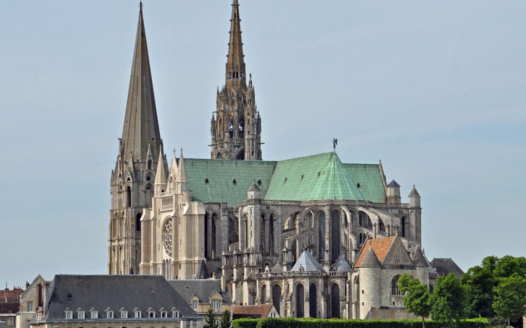 Cattedrale di Chartres: un viaggio simbolico nel cuore del sacro